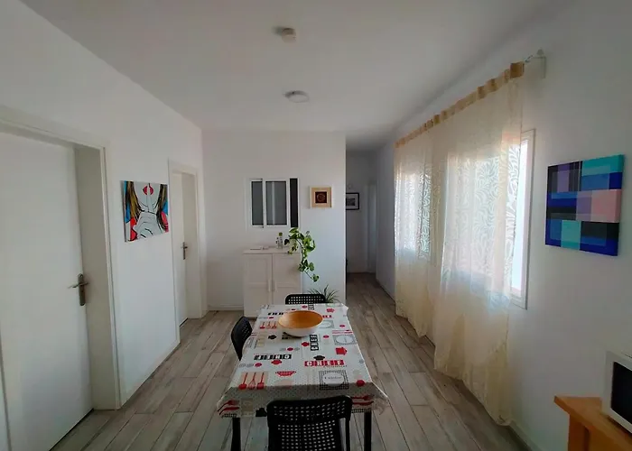 Casa de huéspedes: Urban Room